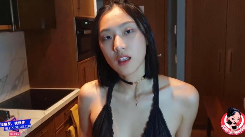 可恶，中国美女留学生居然被坏坏的圣诞老人干了